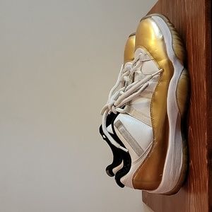 Nike Air Jordan 11 Retro Low Sz 10